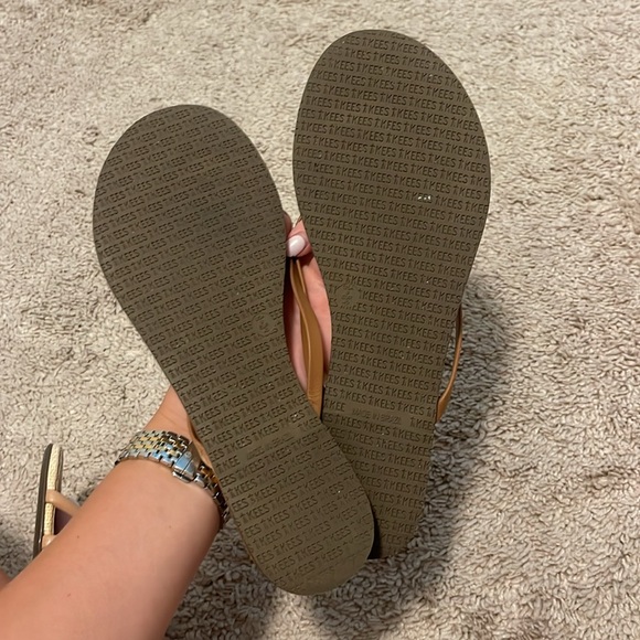 Tkees - Picture 2 of 2